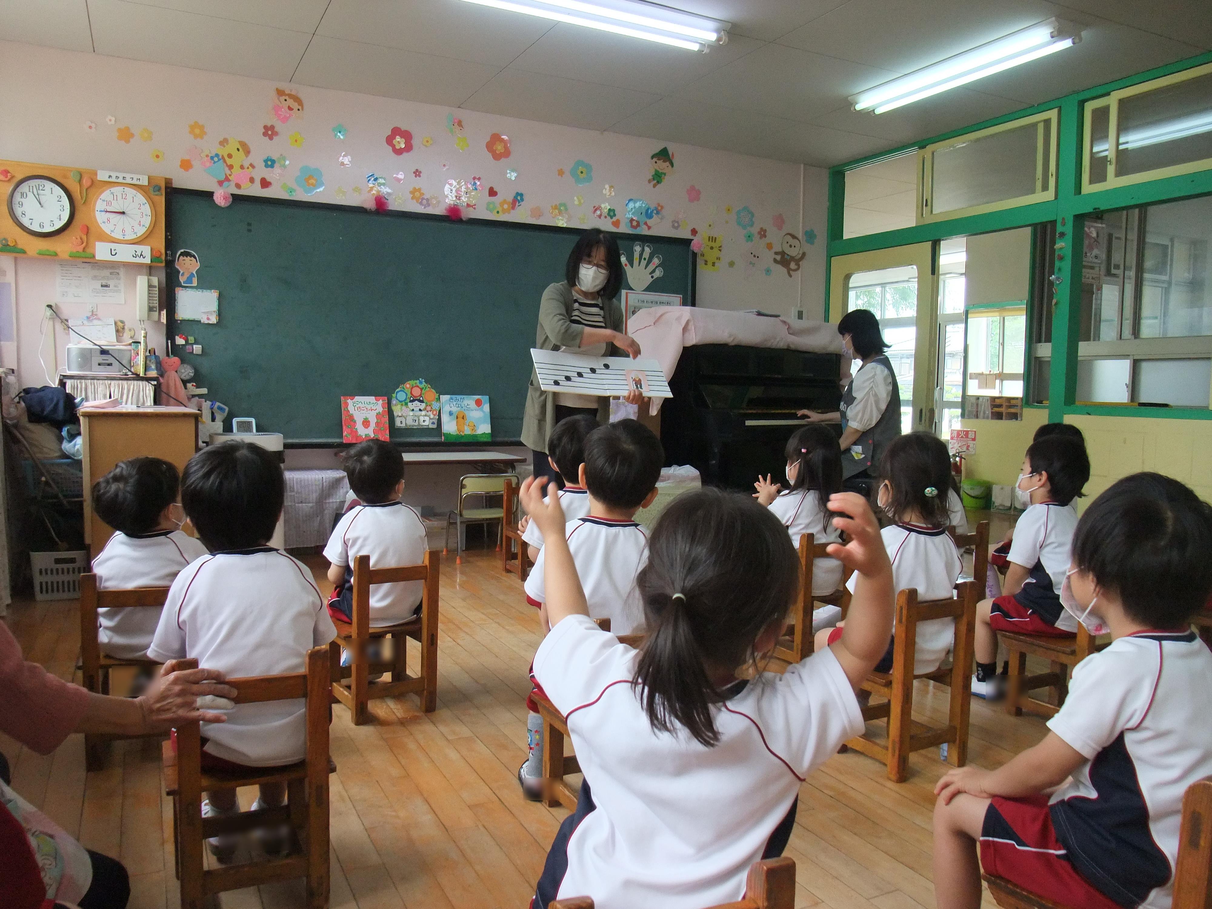 室内音楽（満3歳・年少） | ようちえん日記 | 丸亀城南虎岳幼稚園